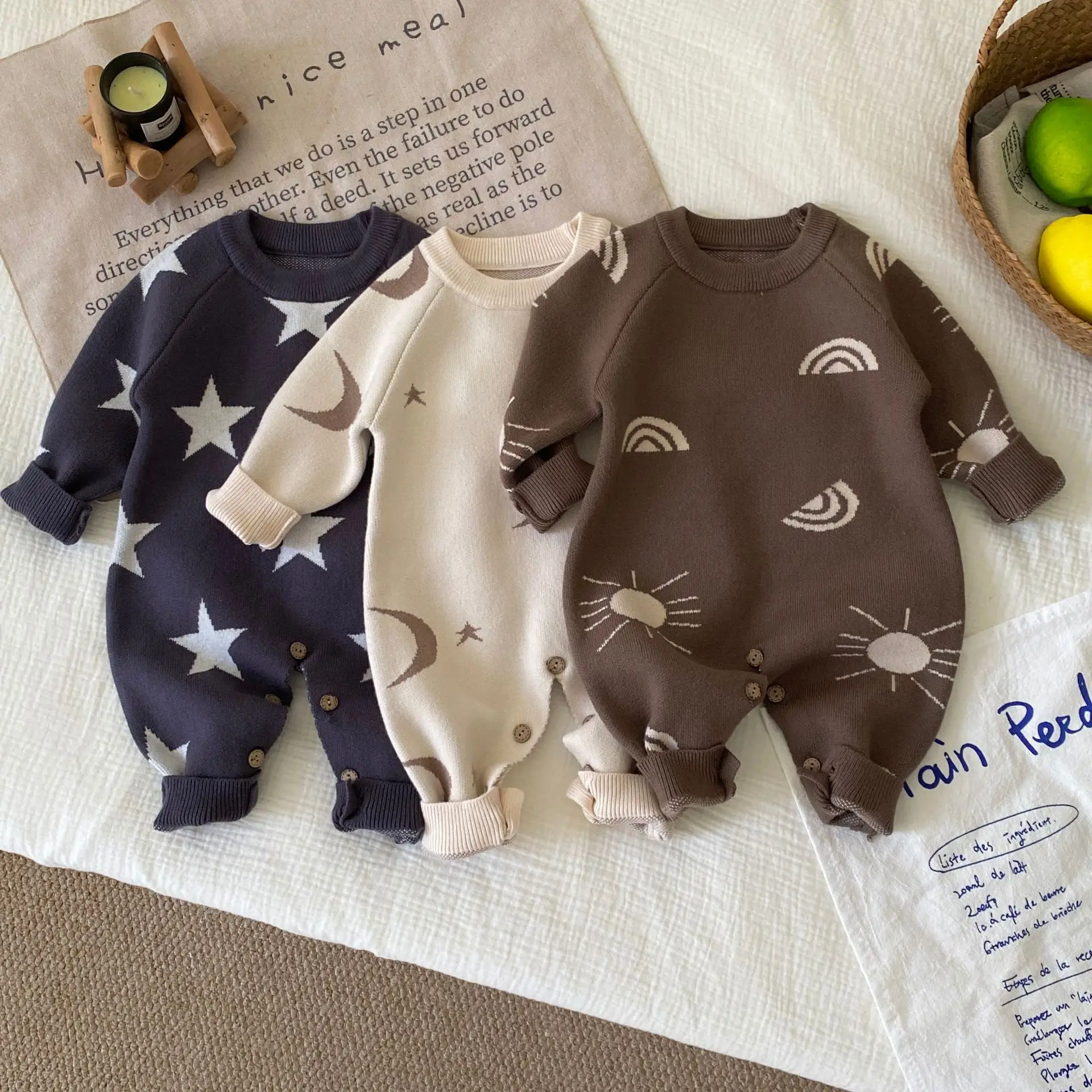 Pelele de punto manga larga con estampado sol, luna y estrellas - imagen 4