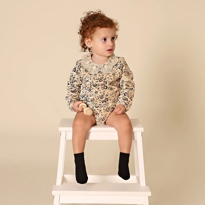 Conjunto familiar de pana floral para niños - imagen 5