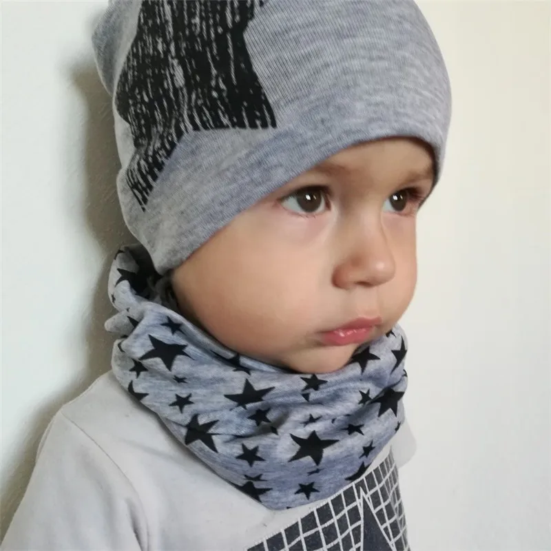 Gorro bebé cálido con bufanda de estrellas – Conjunto infantil