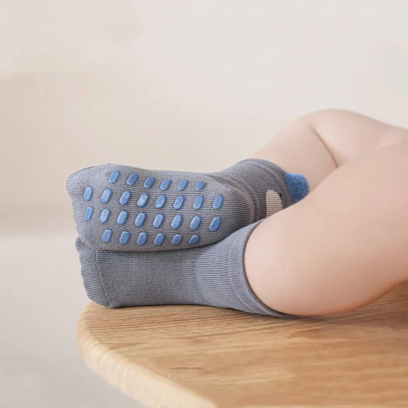Calcetines antideslizantes para bebé de algodón suave con dibujo - imagen 5