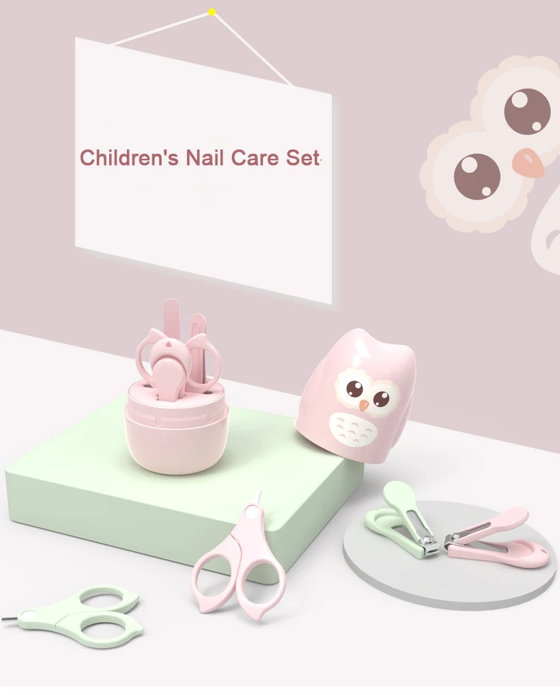 Juego de tijeras para uñas de bebé en su caja
