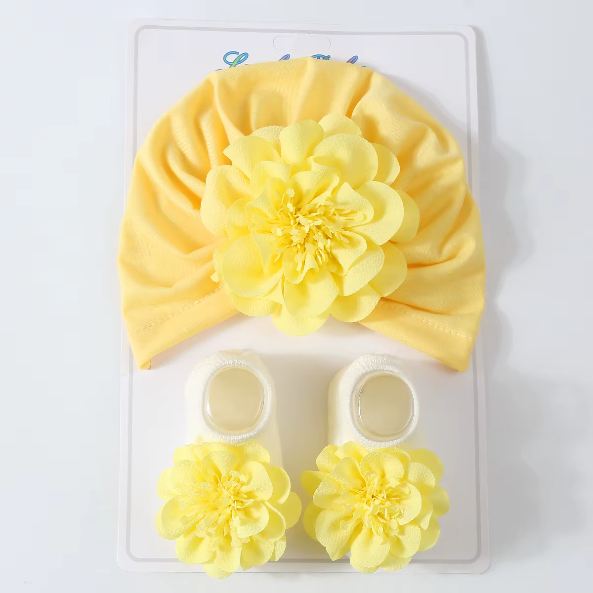 Gorro de punto y calcetines suaves para bebé recién nacido - imagen 2