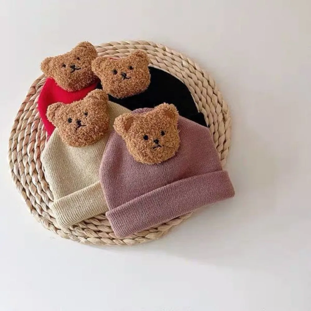 Gorro puesto en bebé