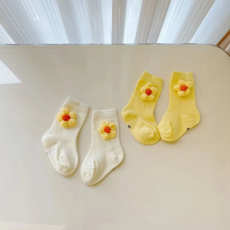Calcetines de punto con flores hechos a mano para bebé - imagen 5