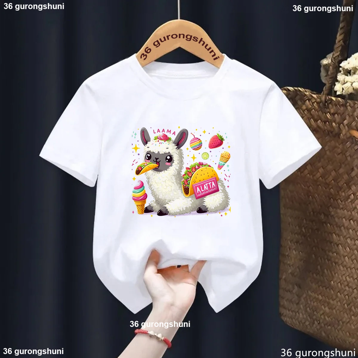 Camiseta infantil verano con estampado de frutas y llama - imagen 4