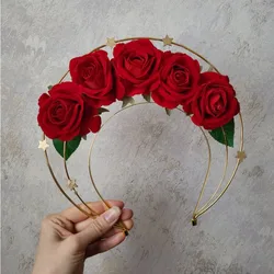 Diadema corona halo floral con rosa roja y estrellas para niña
