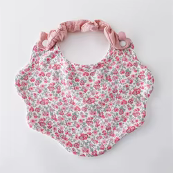 Babero de algodón para bebé con estampado floral y tejido absorbente