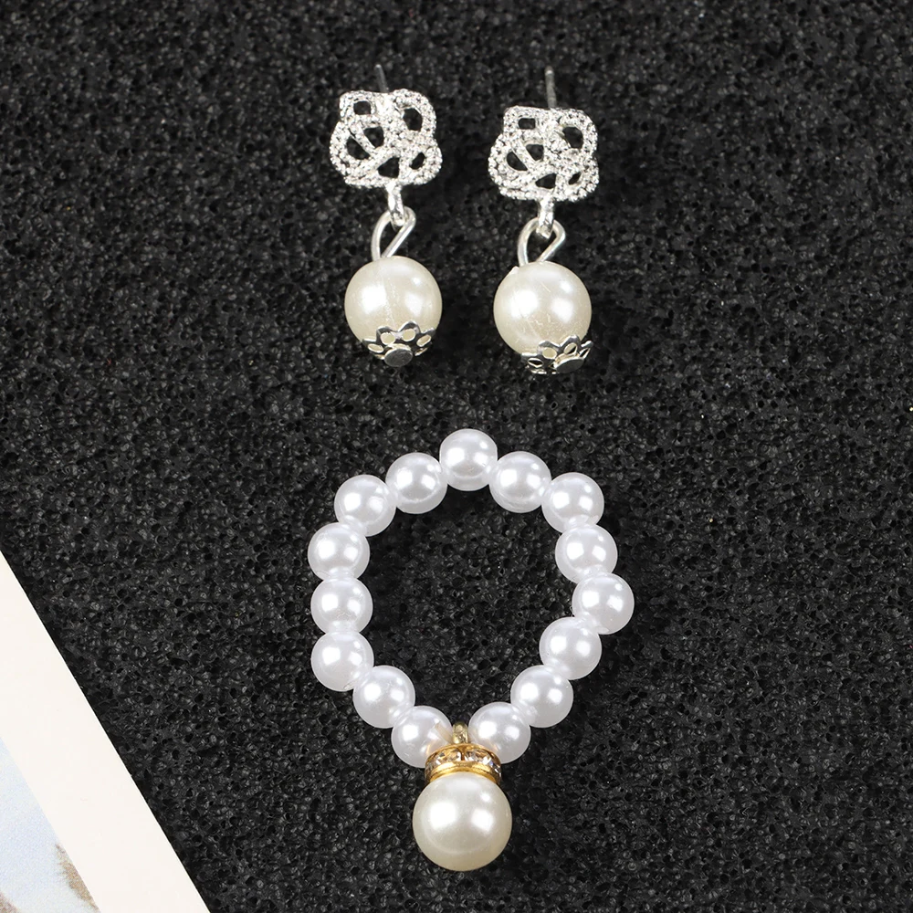 Collares de perlas para muñecas con pendientes y pulsera asortidos - imagen 5