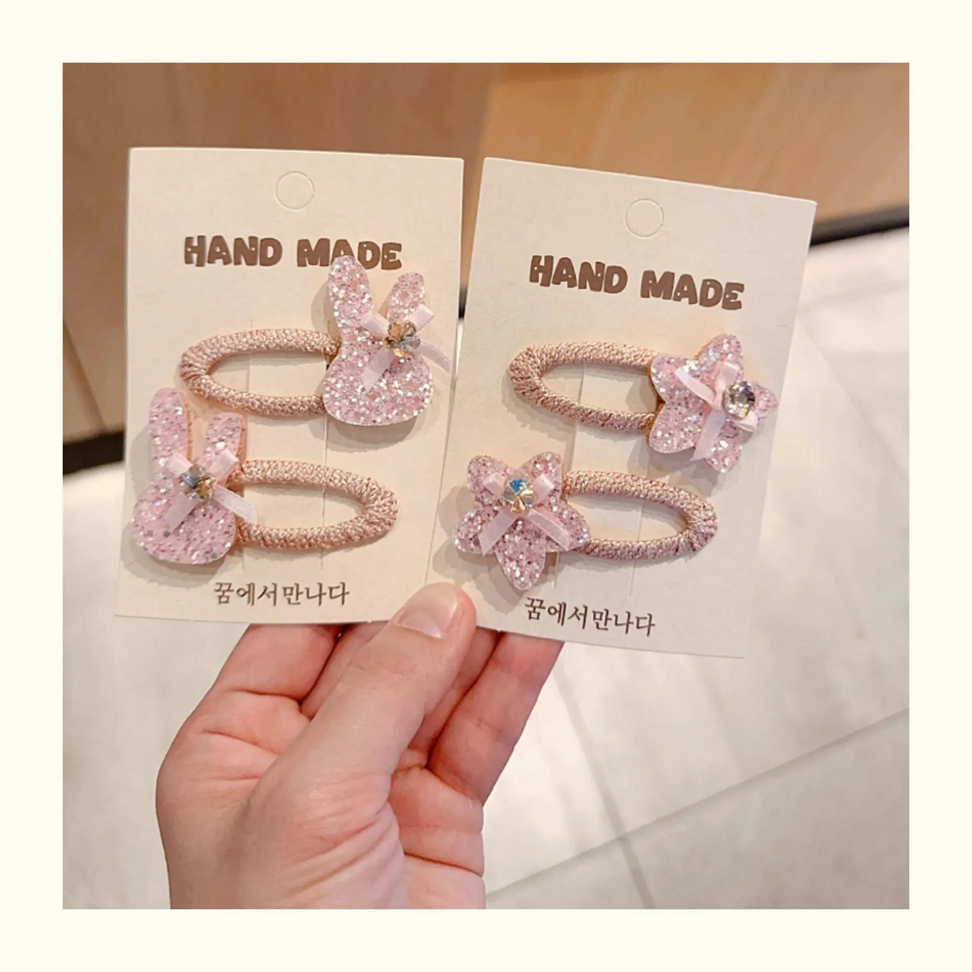 Horquilla/clip infantil rosa con diseño de conejito y lentejuelas