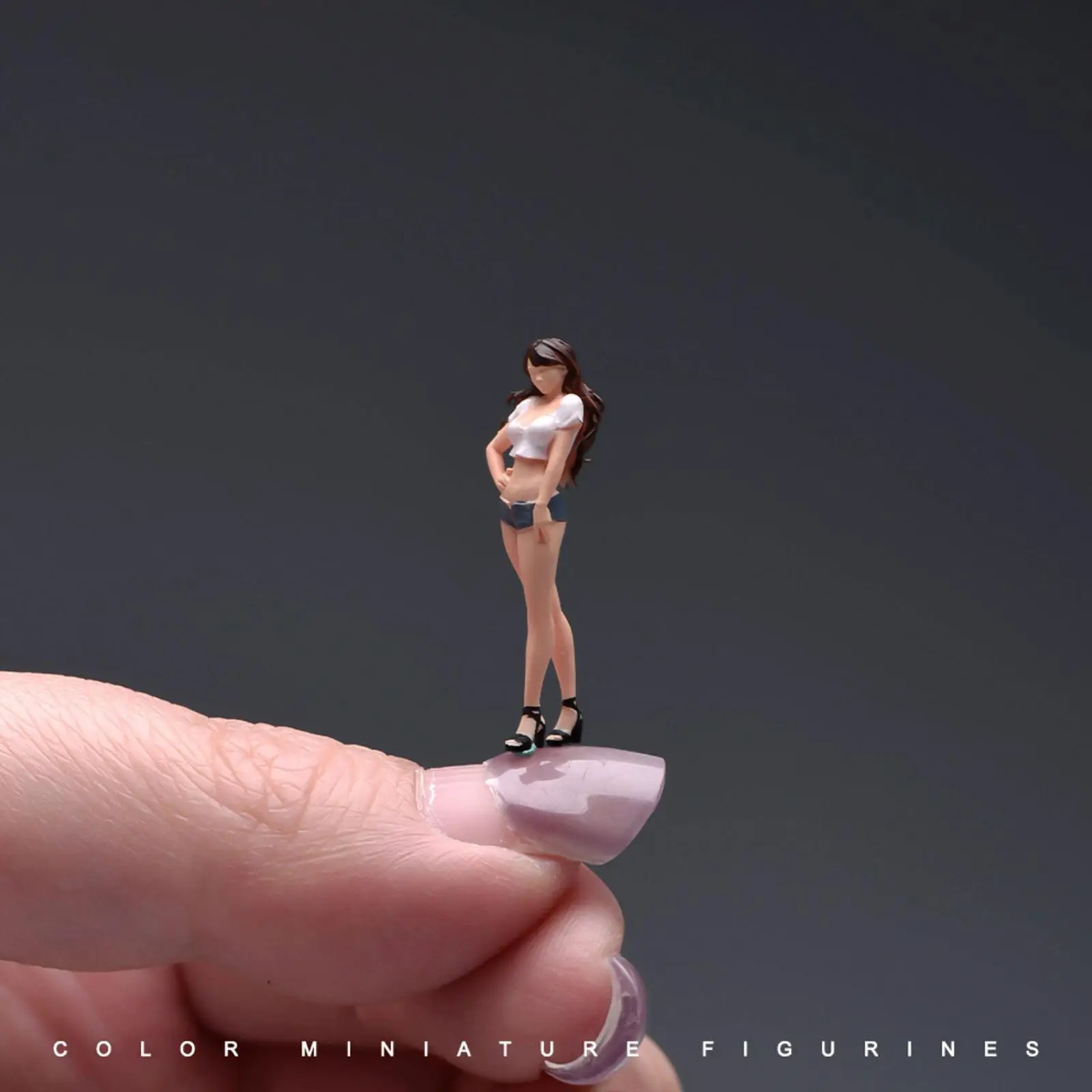 Figura de miniatura femenina para manualidades y bricolaje