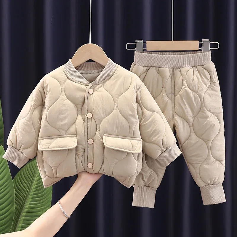 Conjunto invernal para niño: chaqueta y pantalón de algodón suave