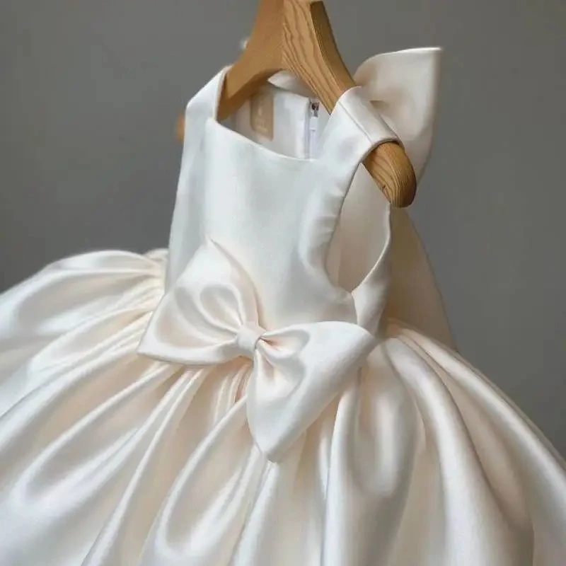 Vestido de fiesta para niña con lazo y flores – Elegante - imagen 5
