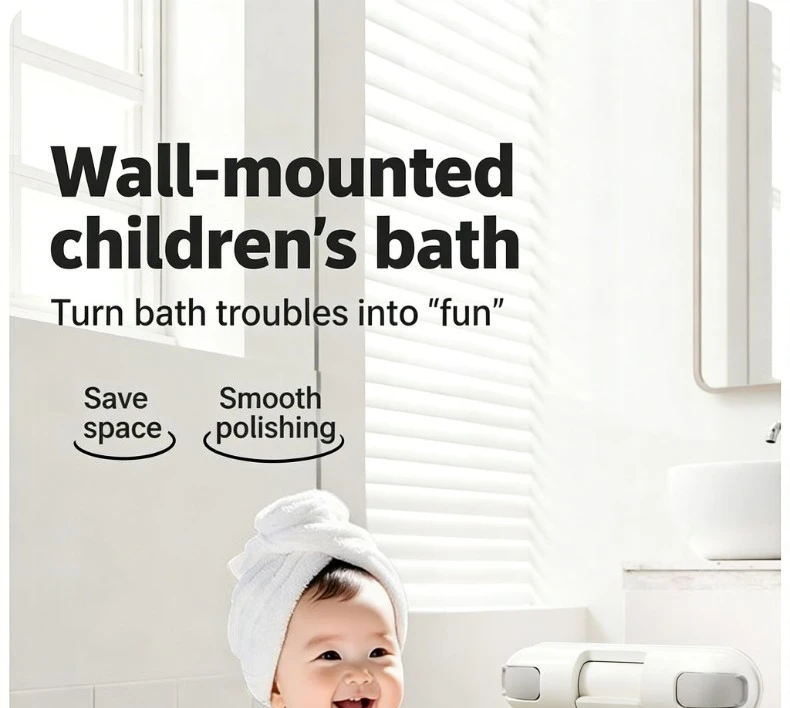 Bebé sentado cómodamente en el soporte de baño ergonómico