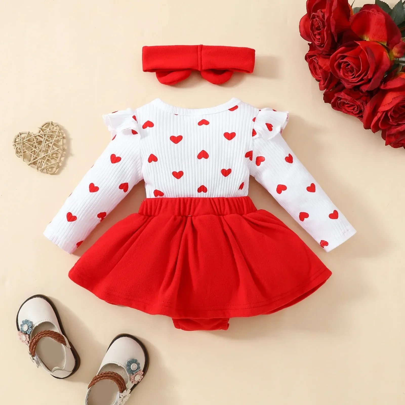 Conjunto infantil para niñas: body, pelele y vestidos bordados - imagen 3