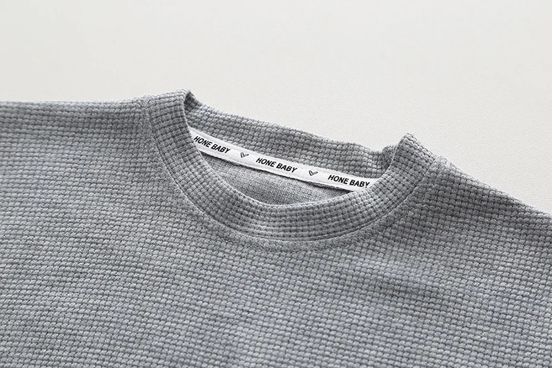 Colores disponibles: naranja, gris y azul
