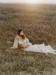 Vestido de premamá elegante con hombros descubiertos para fotos