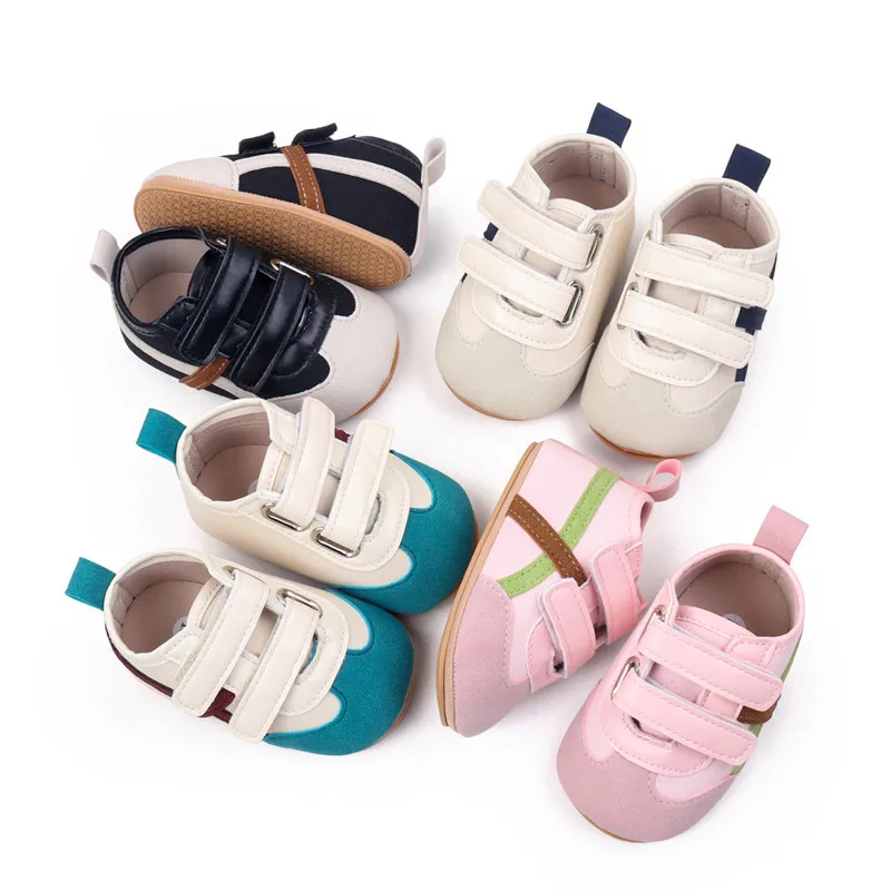 Zapatos de bebé cuero primera marca en tonos neutros