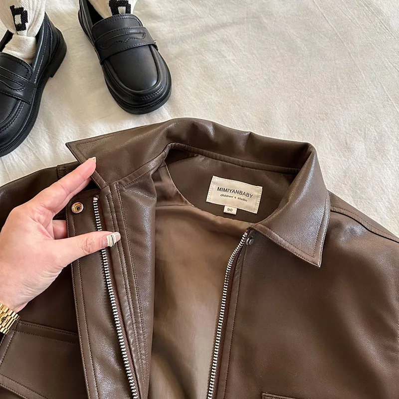 Chaqueta combinada con conjunto casual