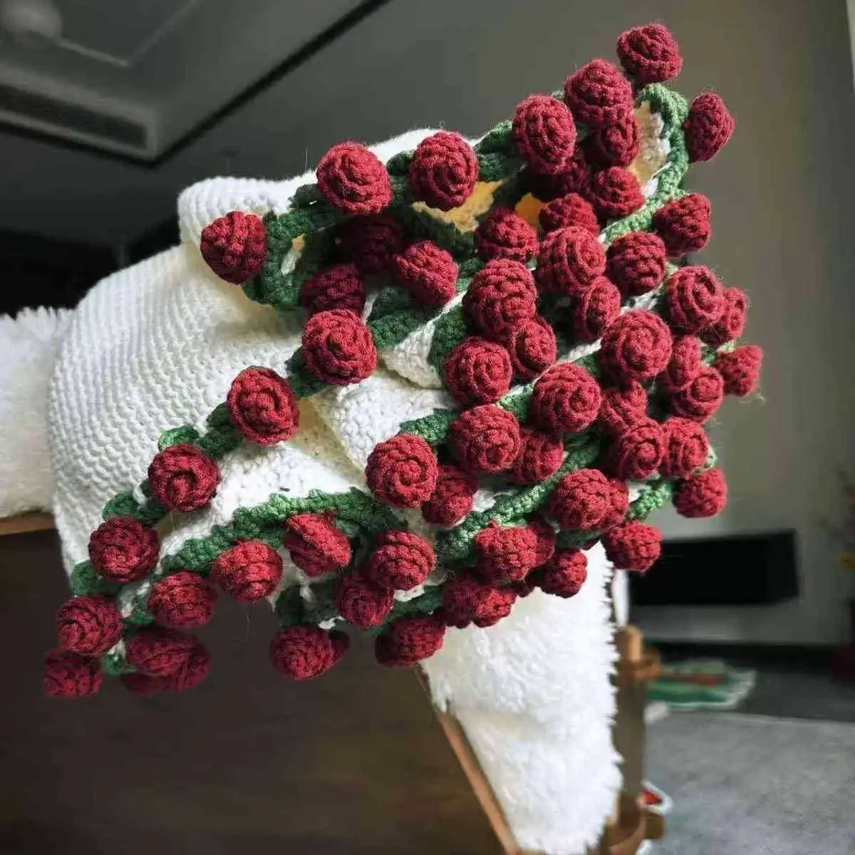 Manta de bebé tejida a mano con rosas en ramo para recién nacido - imagen 3