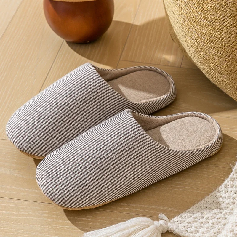Zapatillas planas cómodas para uso en casa