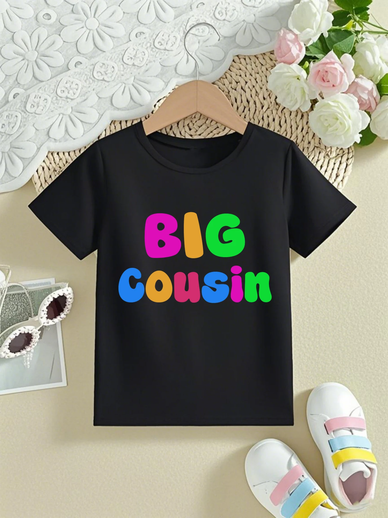 Rainbow Big Cousin camiseta niña con estampado de letras arcoíris - imagen 3