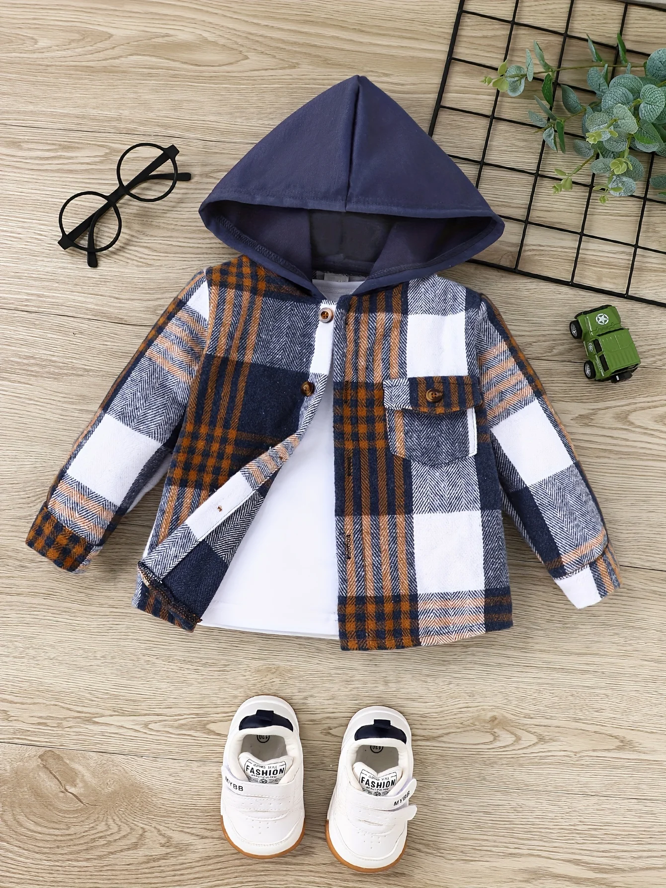 Chaqueta a cuadros estilo inglés con capucha