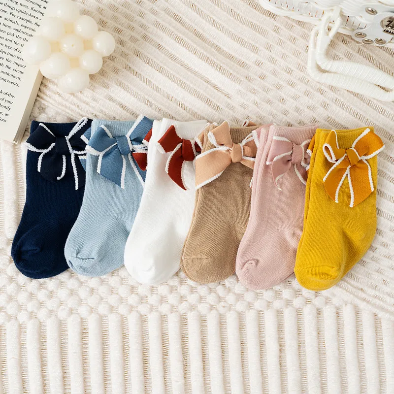 Colores disponibles en calcetines de algodón para niñas