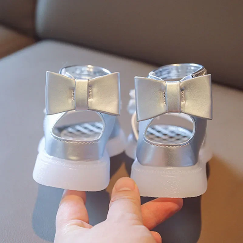 Sandalias planas antideslizantes con lazo brillante para niñas - imagen 5
