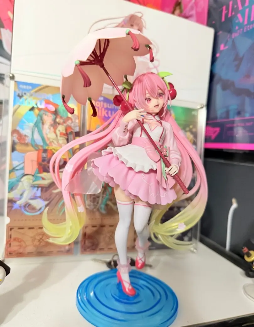 Figura de anime Taito Hatsune Miku vestido cereza
