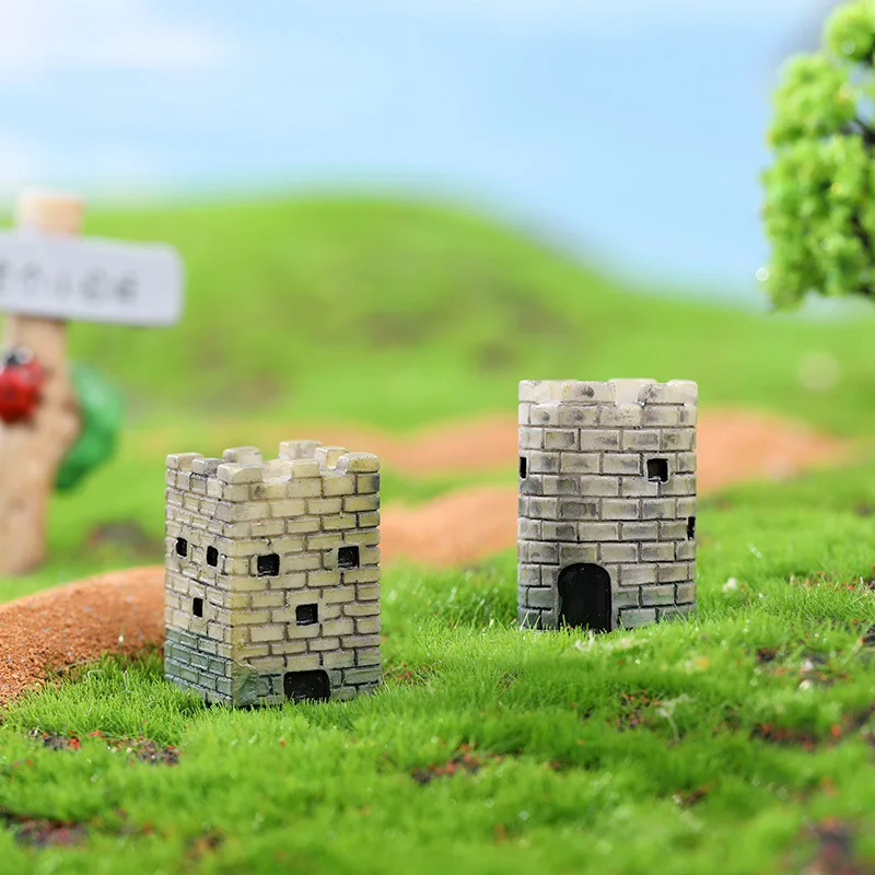 Castillo de resina en miniatura – Figurita decorativa para jardín de hadas - imagen 4
