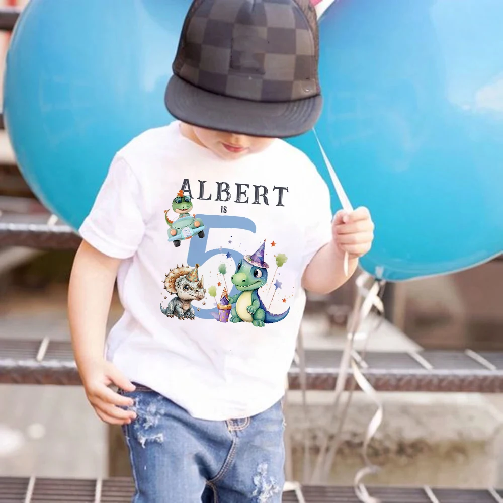 Camiseta personalizada de cumpleaños con nombre dinosaurio - imagen 2