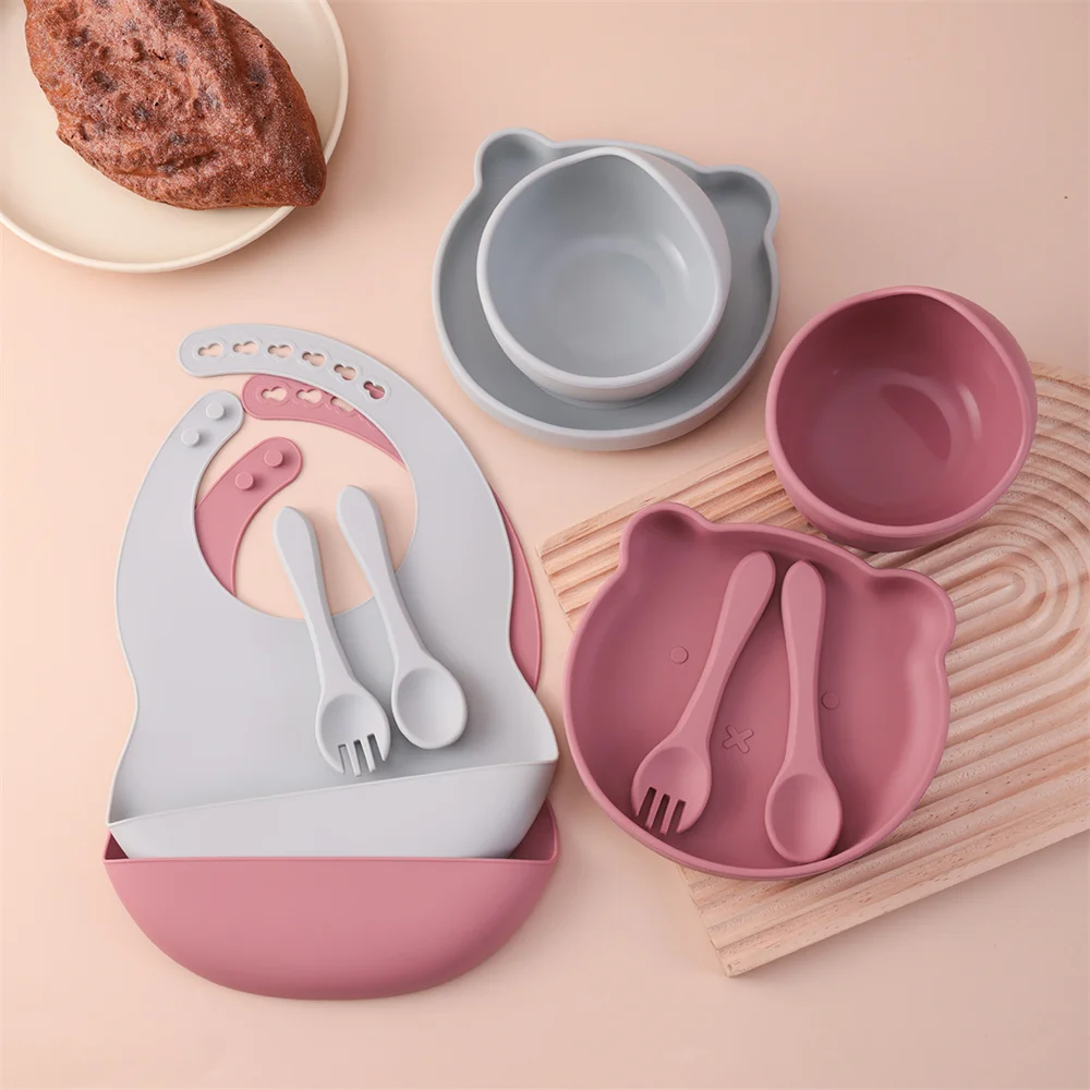 Plato con asa y diseño infantil