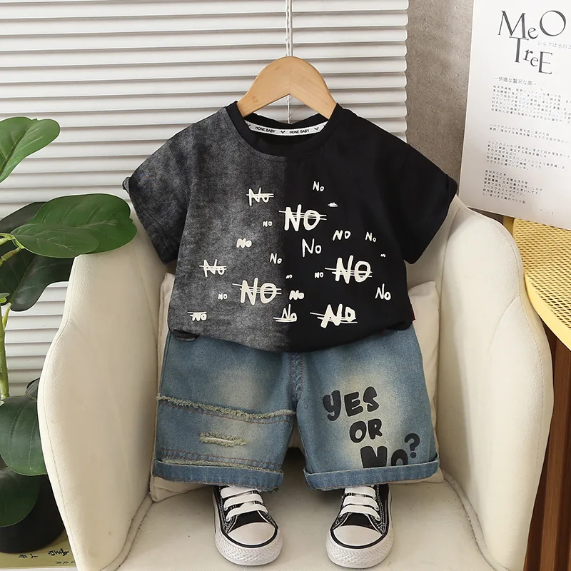 Conjunto de verano para bebé: camiseta y short con letras estampadas - imagen 2