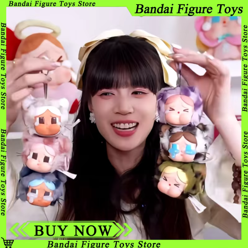 Figura Crybaby con expresión divertida y detalles de felpa