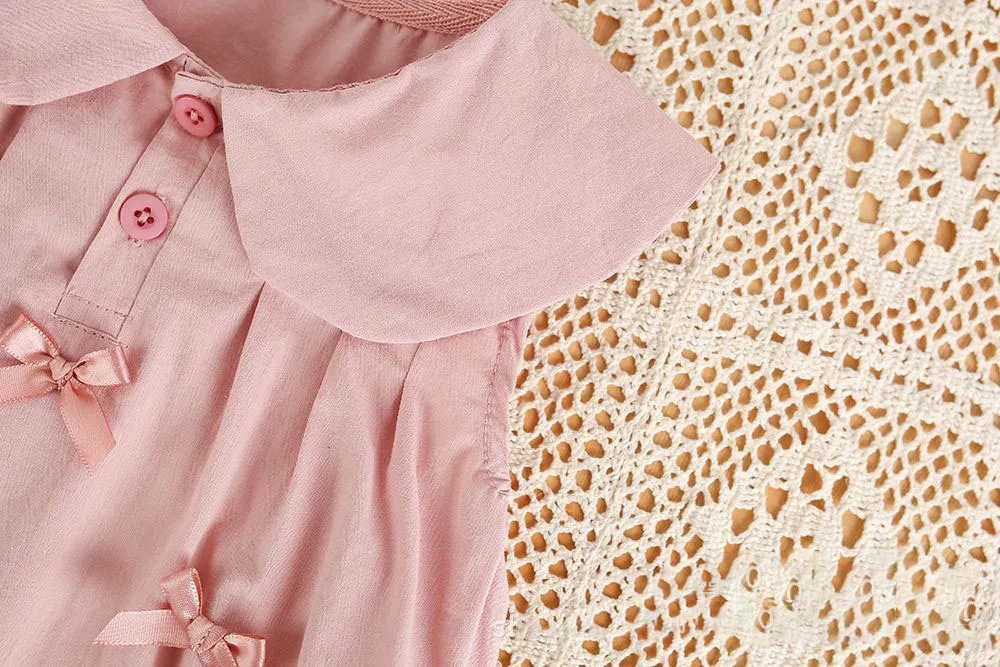 Detalle del cuello Peter Pan