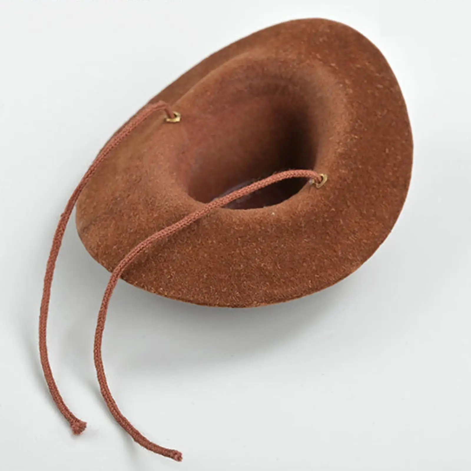 Sombrero de vaquero miniatura visto desde el frente