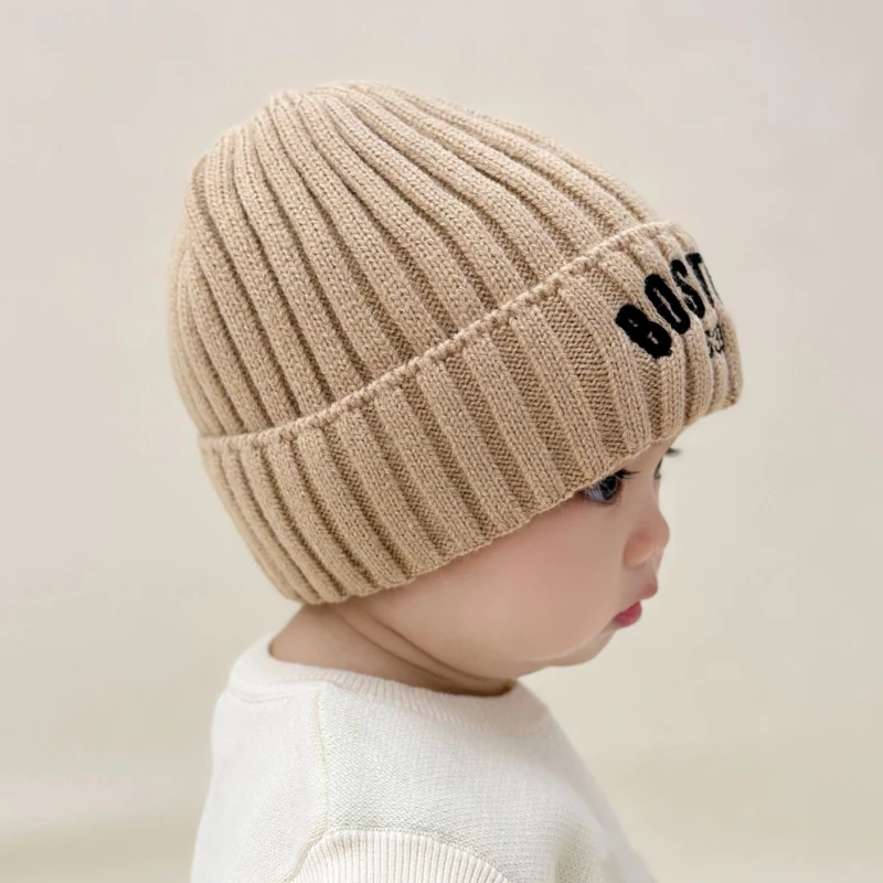 Gorro estilo Boston para bebé – Punto bordado de invierno - imagen 2