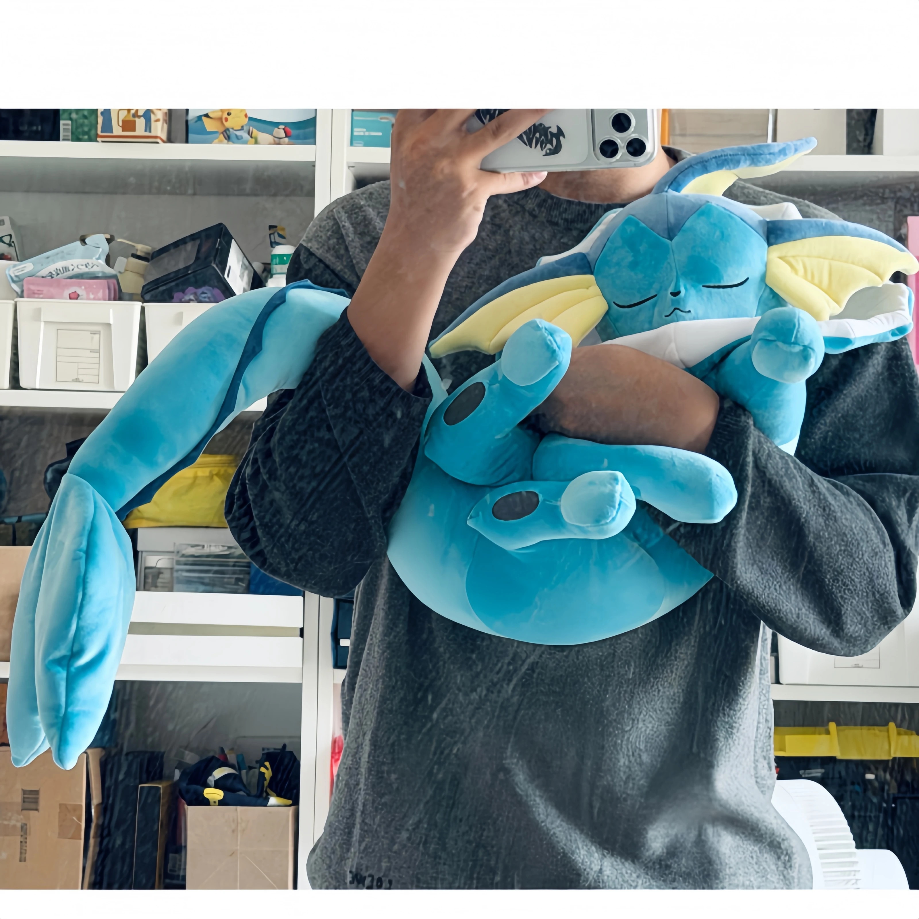 Vistas del peluche y detalles del diseño