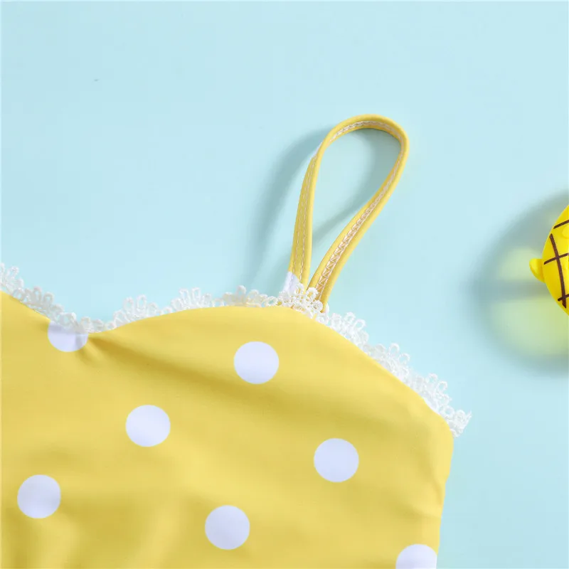 Bañador bebé niña dos piezas con top de encaje y braguita - imagen 3