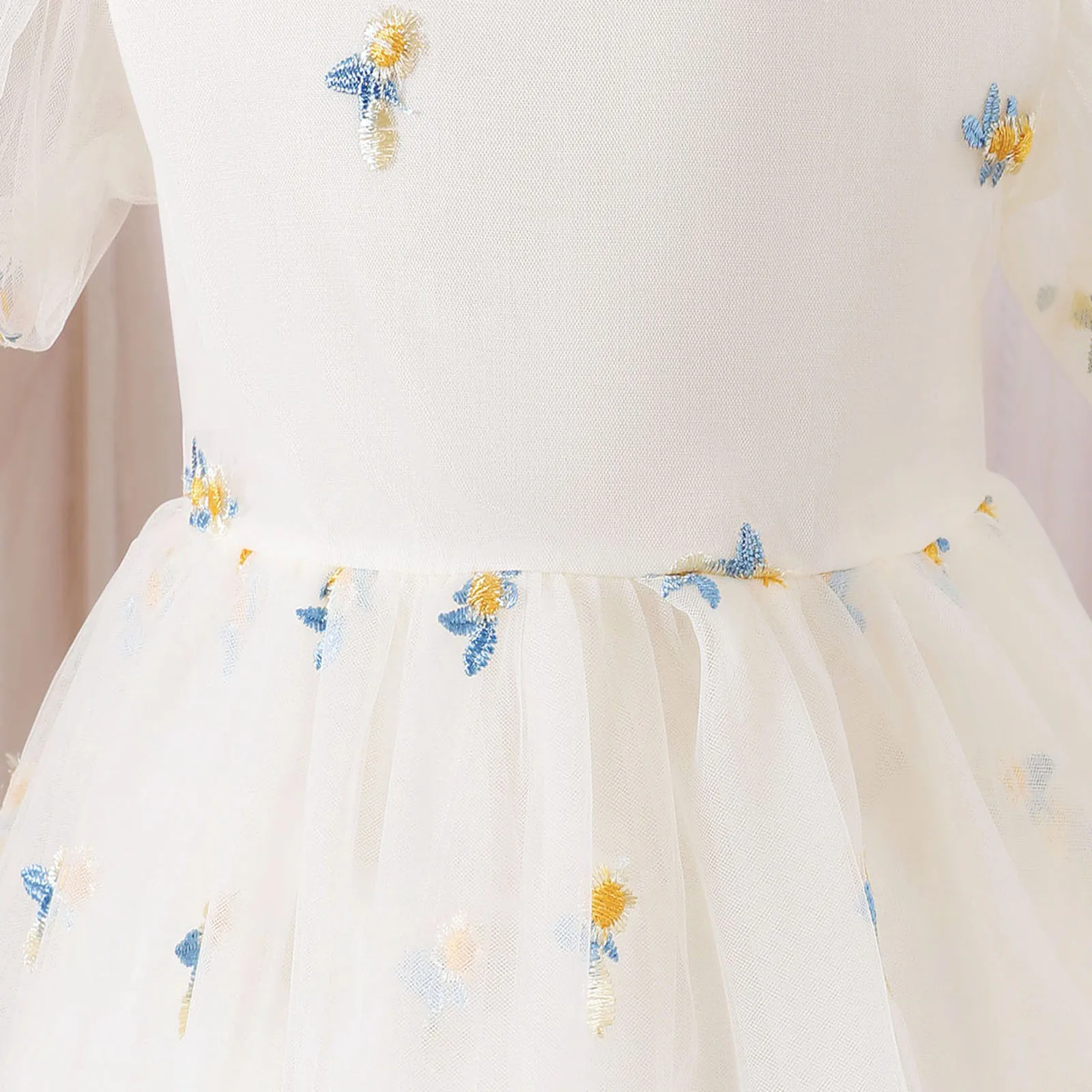 Vestido bordado de flores para niña – Comuniones y celebraciones - imagen 3