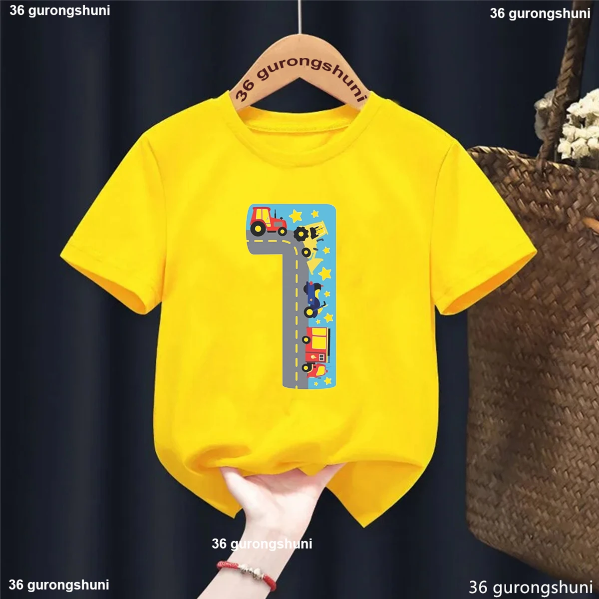 Detalle del estampado kawaii en tela suave