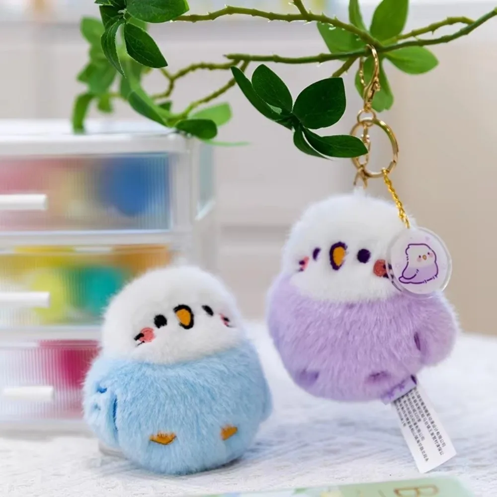 Ave de peluche decorativa para llavero