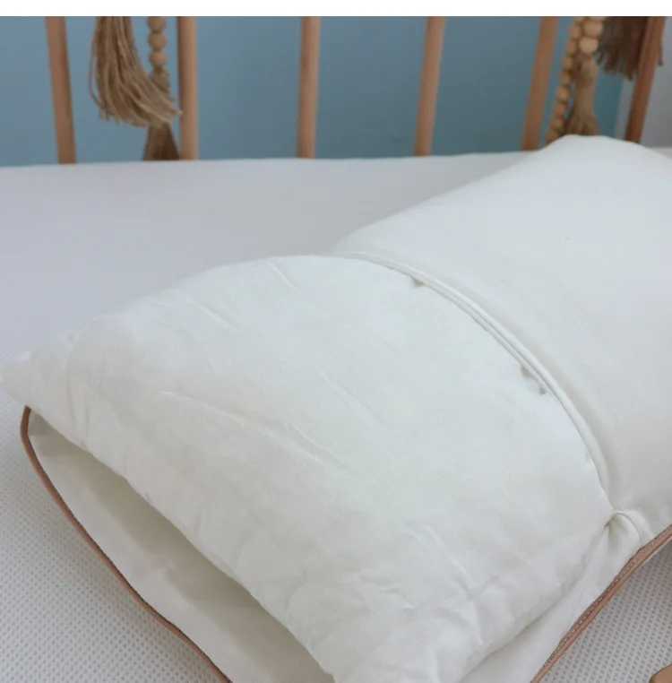 Funda de almohada bordada vista frontal