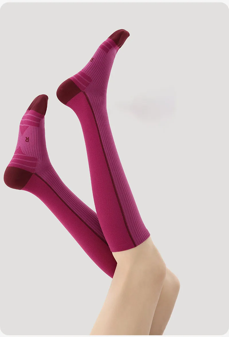 Diseño tipo bloque de color en medias deportivas