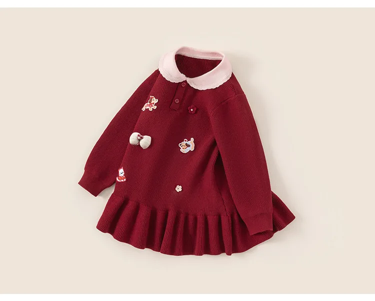 Detalle del diseño infantil y acabado del vestido