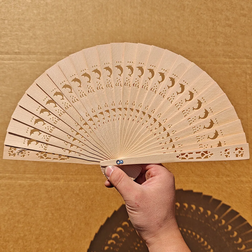 Abanico plegable de madera tallada estilo chino para decoración - imagen 5