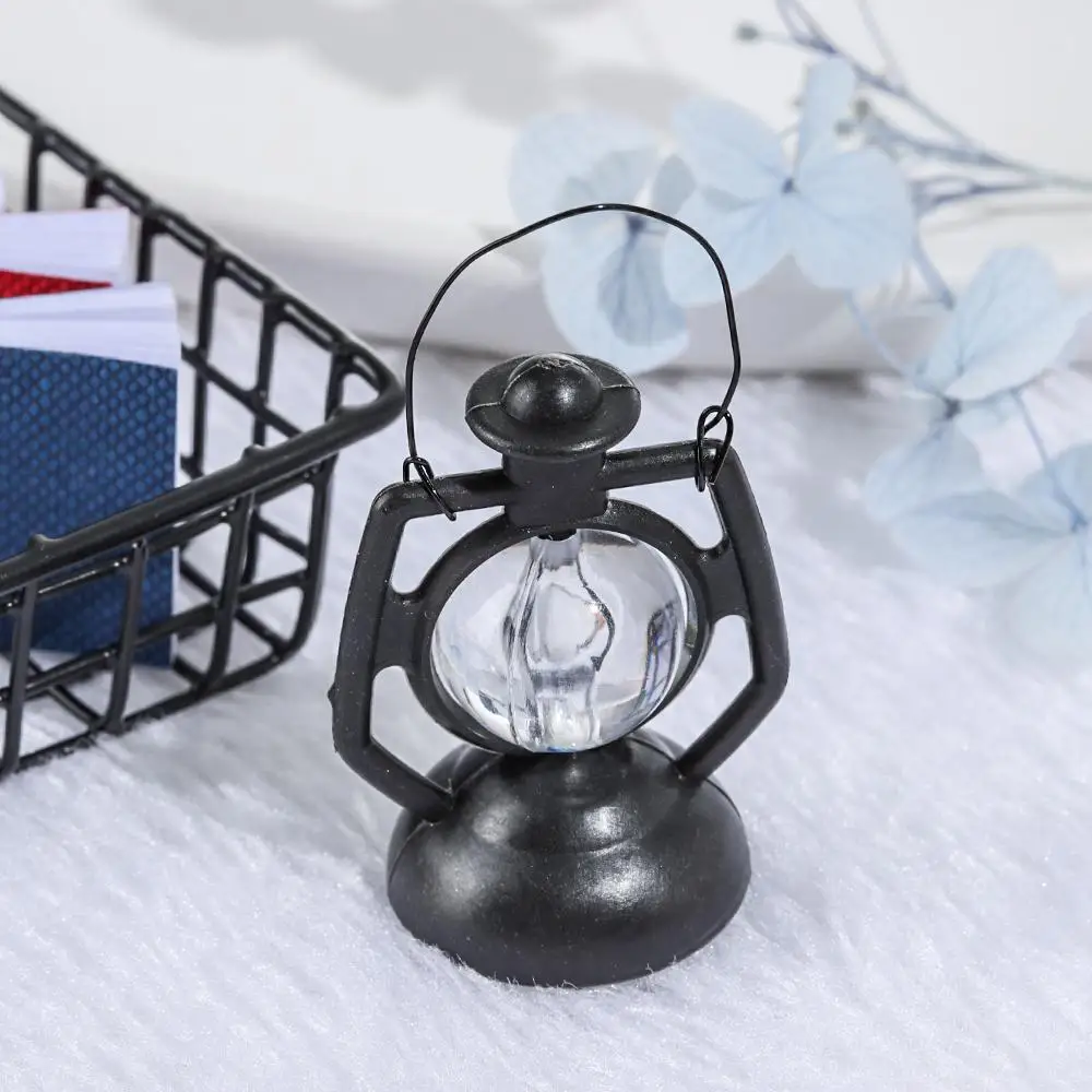 Mini linterna de aceite para decorar escenas de juguete