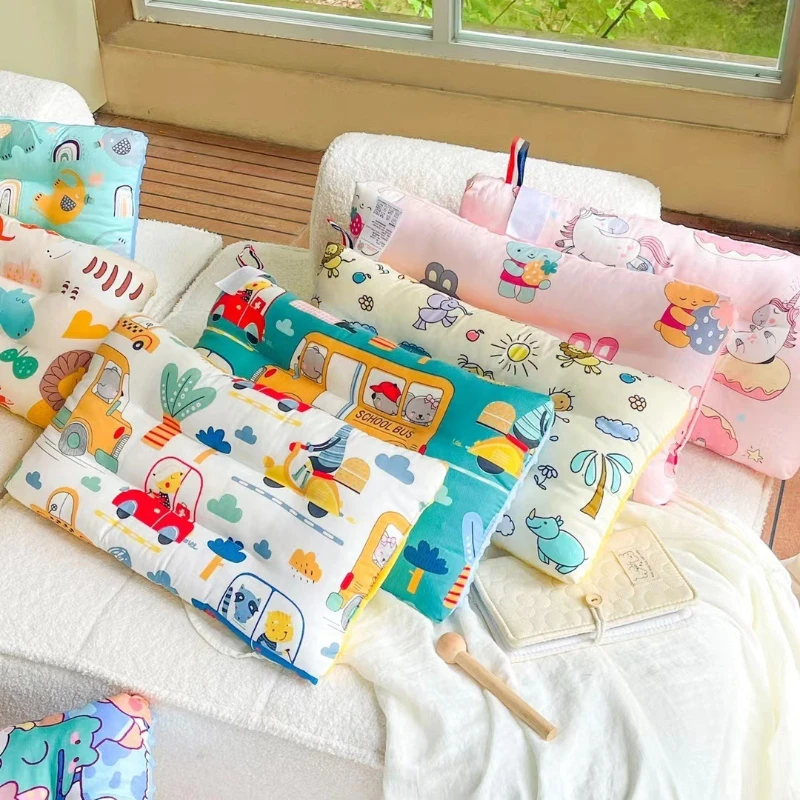 Almohada infantil de algodón con núcleo calmante y dibujos animados