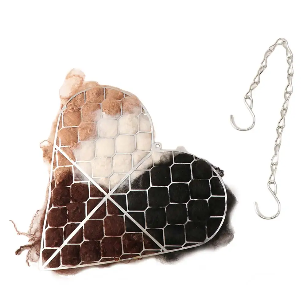 Nido para pájaros artesanal de fibra alpaca con forma corazón - imagen 3