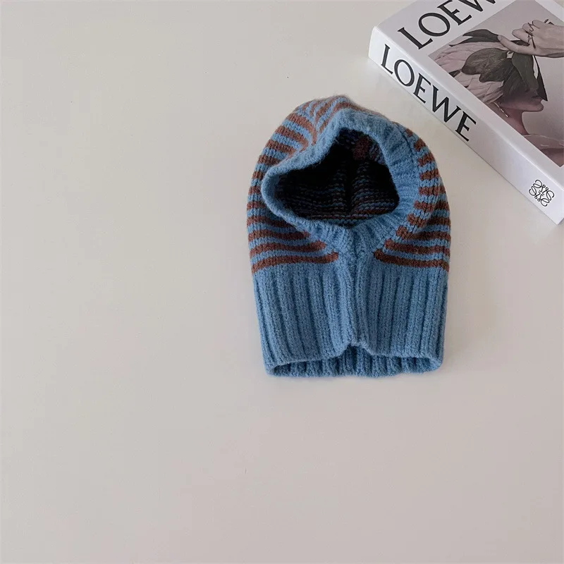 Detalle del tejido de lana del gorro